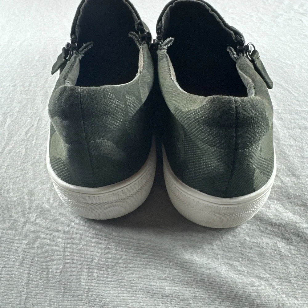 Steve Madden Glaammar Shoes Green Camo Womens 9M Size Zipper Sneakers Casual